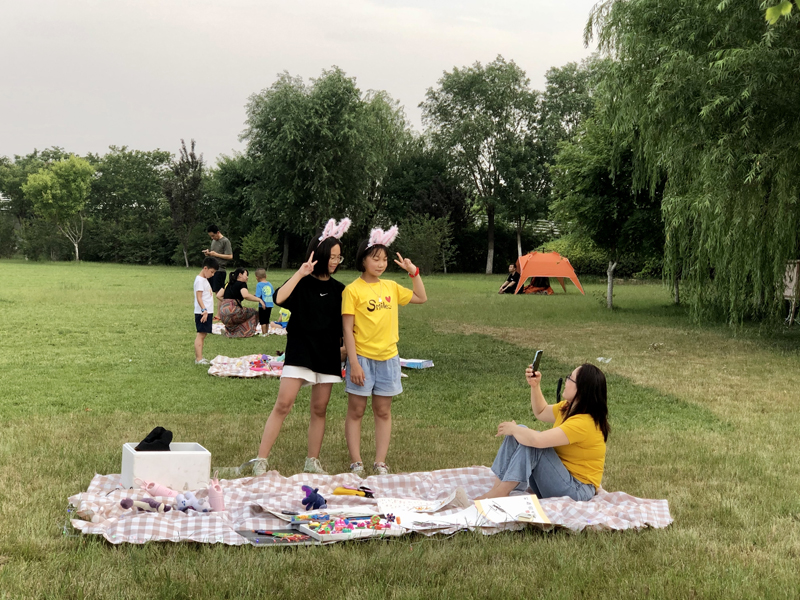 夏令營挑戰(zhàn)地?cái)偨?jīng)濟(jì)，覽眾房車不一樣的活動(dòng)